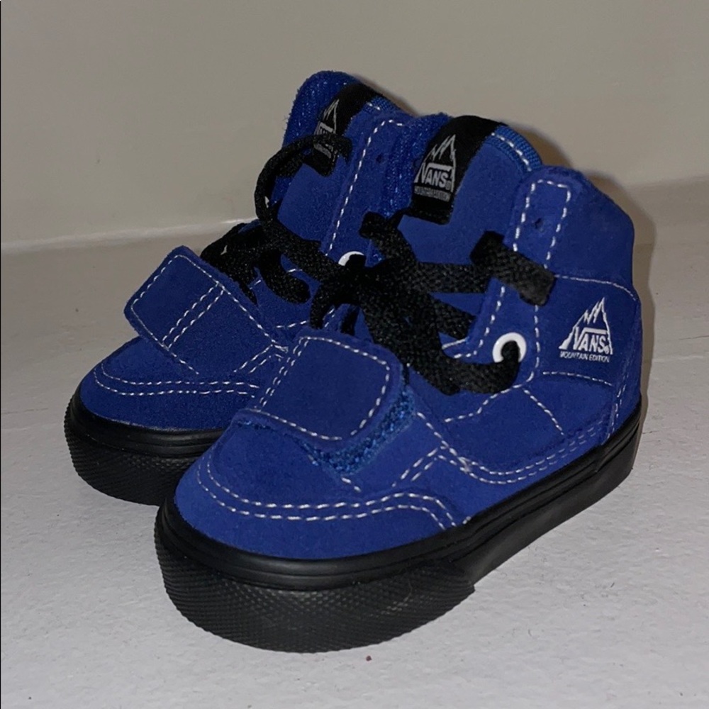 NWOT High Top Vans Baby Blue Suede Toddler